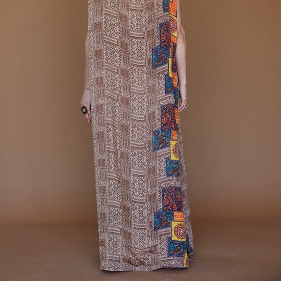 The Cleopatra dress is a stunning and unique piece Handmade with elegance ♻️ - Picture 8 of 8